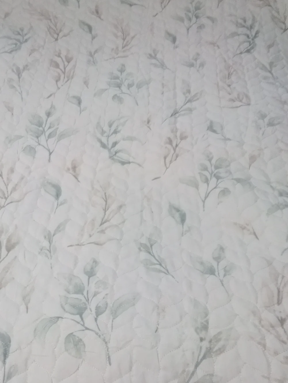 Floral Quilted Bedspread & Sham King White with Soft Green Leaf Pattern